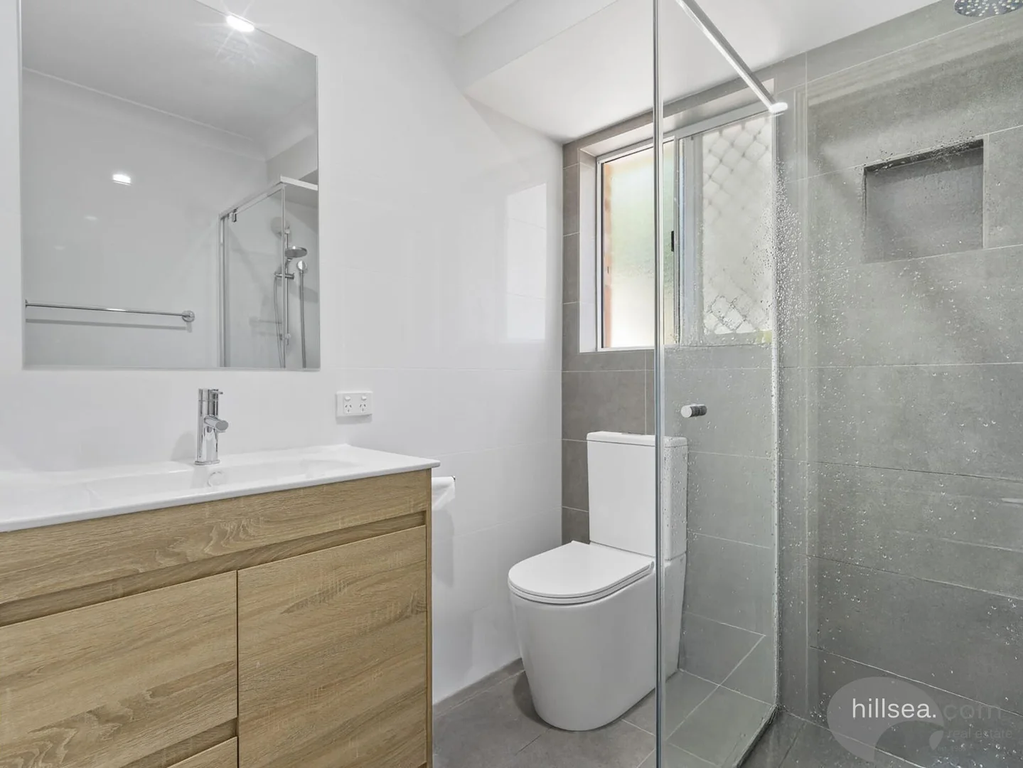 Additional image 6 of 2/487 Pine Ridge Road, Runaway Bay QLD 4216