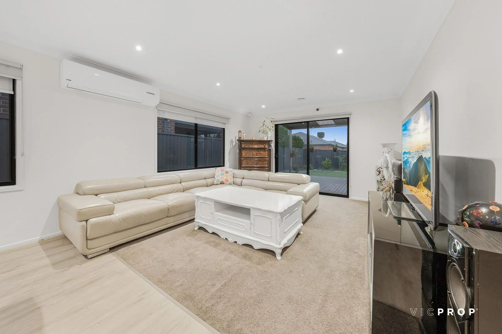 Additional image 5 of 100 City Vista Court, Fraser Rise VIC 3336