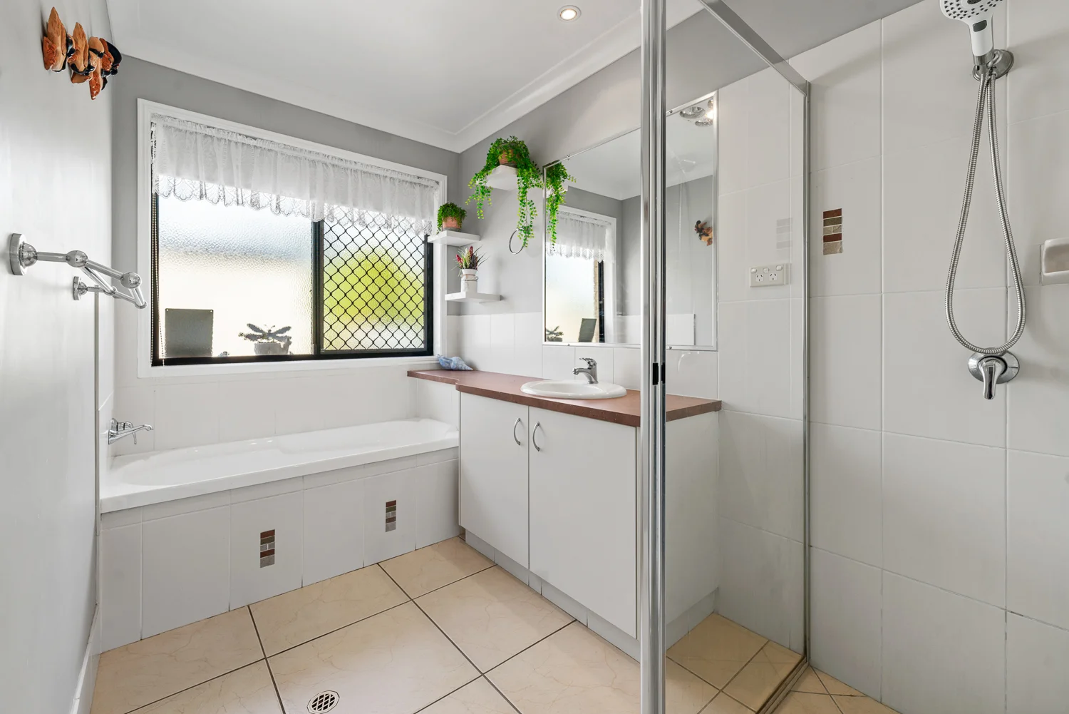 Additional image 16 of 136 Helendale Drive, Helidon Spa QLD 4344