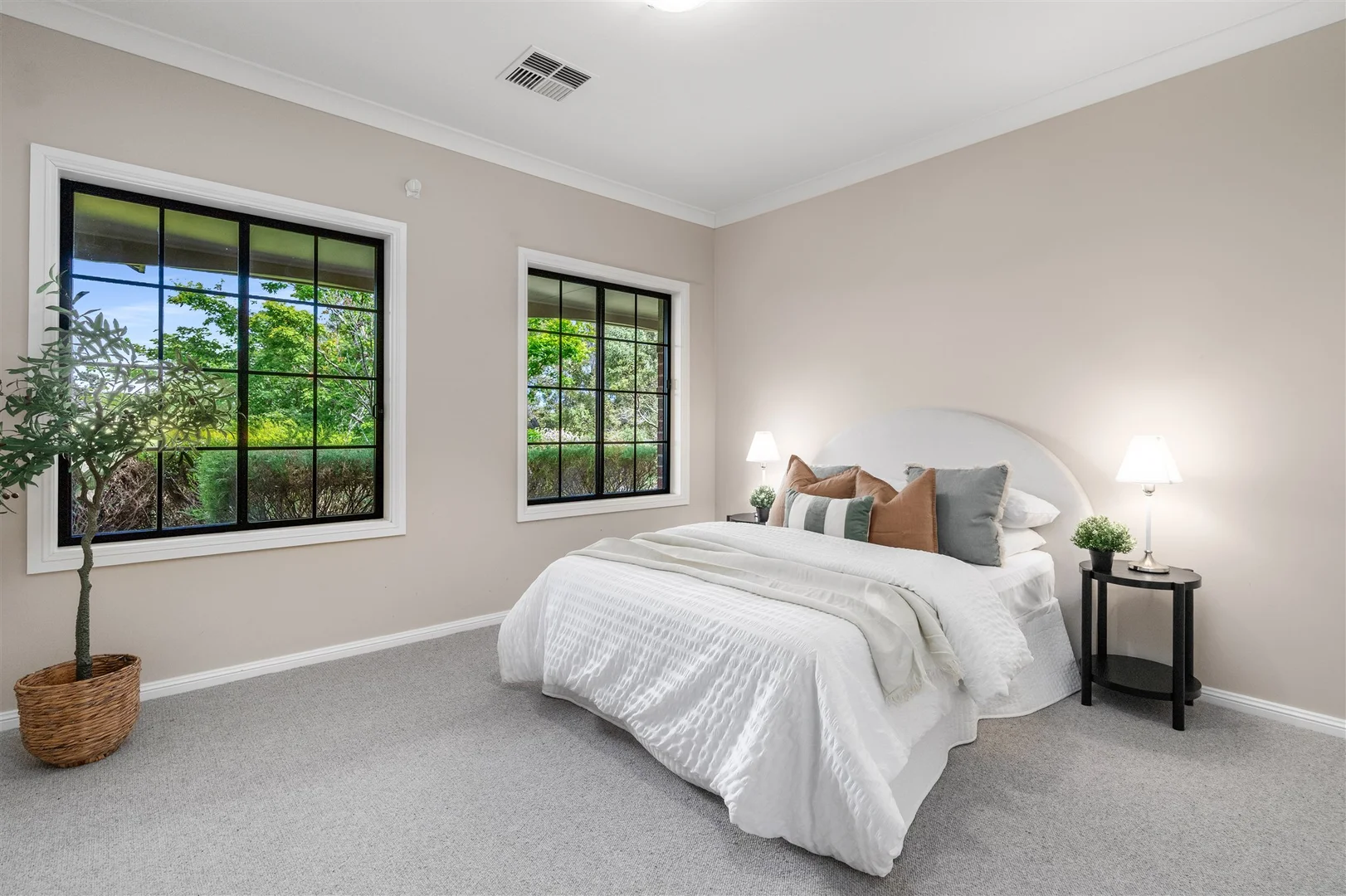 Additional image 25 of 8 Harby Avenue, Burradoo NSW 2576