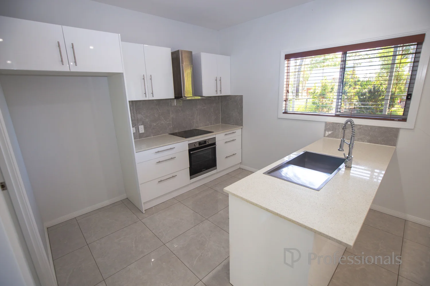 Additional image 4 of 17 High Central Road, Macleay Island QLD 4184