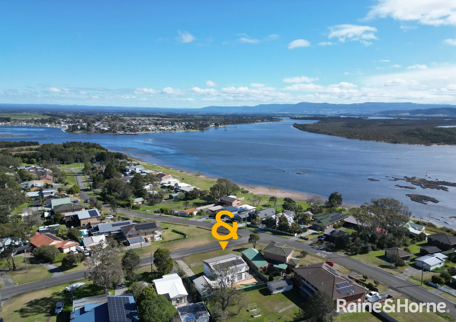 4 Orient Avenue, Orient Point NSW 2540