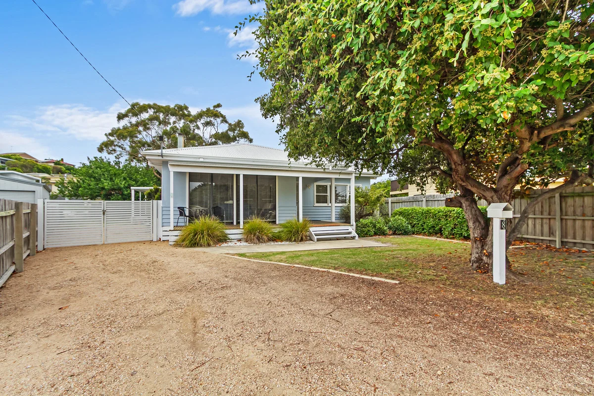 8 Tanjil Grove, Lakes Entrance VIC 3909
