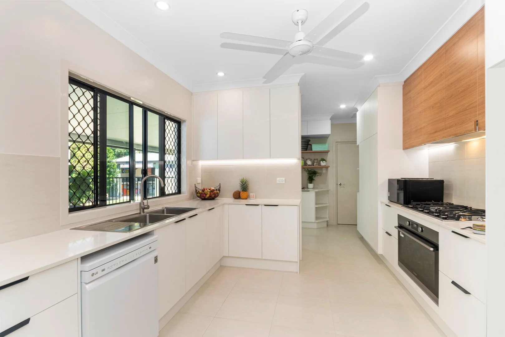 Additional image 3 of 20-22 Ferrero Street, Lucinda QLD 4850