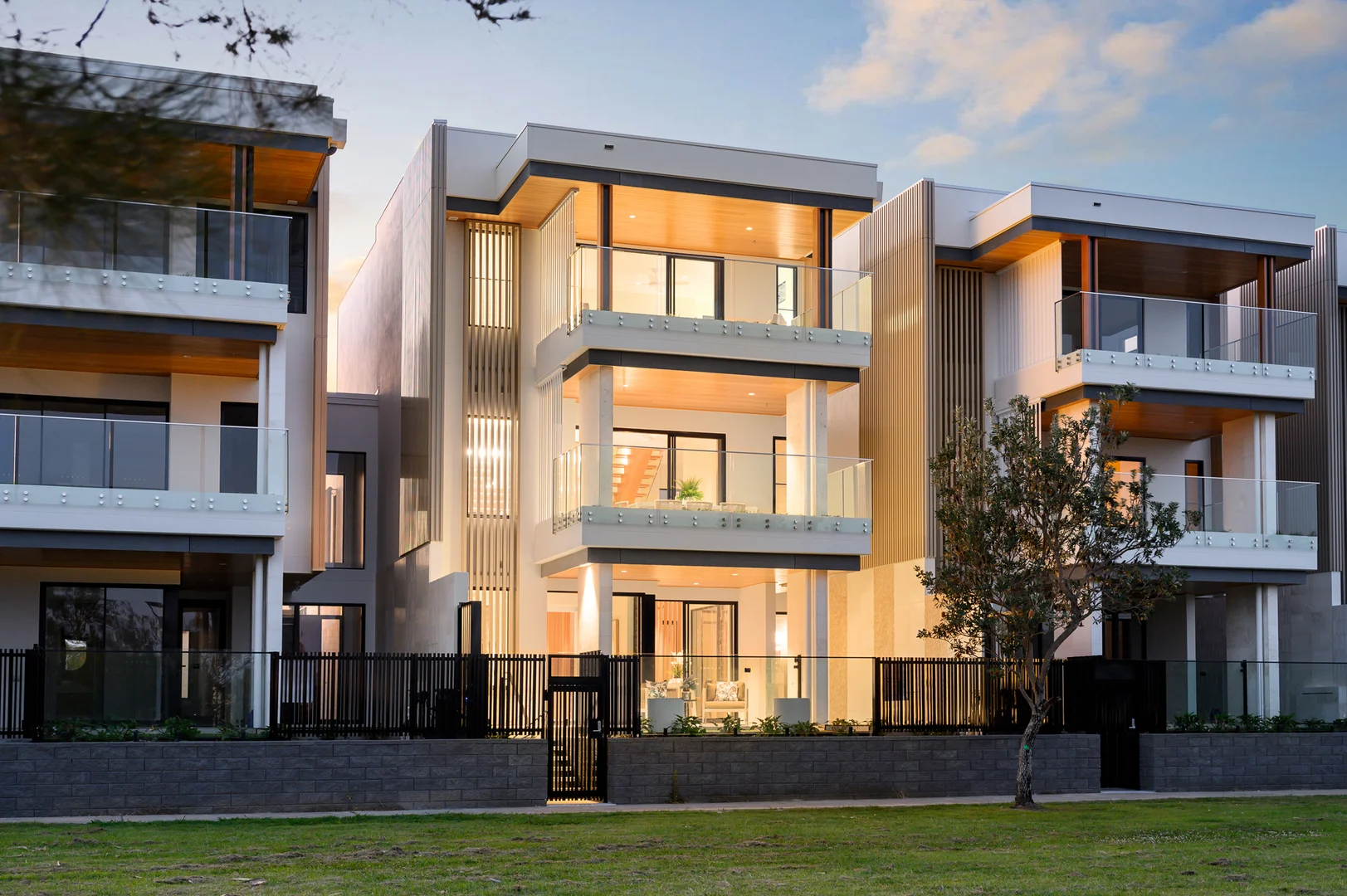 Additional image 28 of 2/149 The Esplanade, Paradise Point QLD 4216