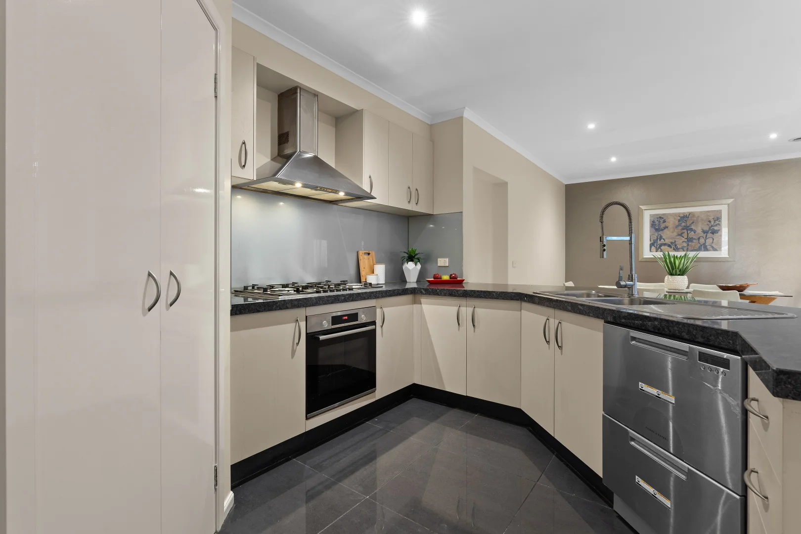 Additional image 8 of 4 Eucumbene Drive, Berwick VIC 3806