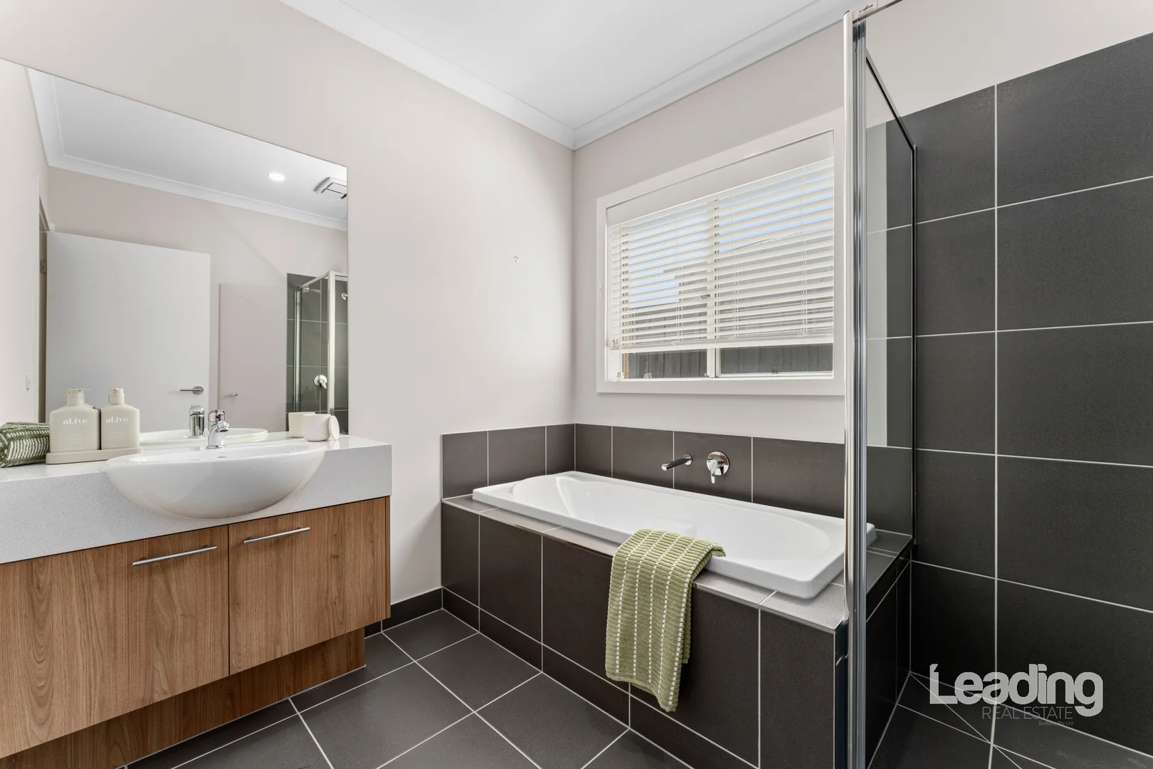 Additional image 26 of 8 Wanderer Road, Sunbury VIC 3429