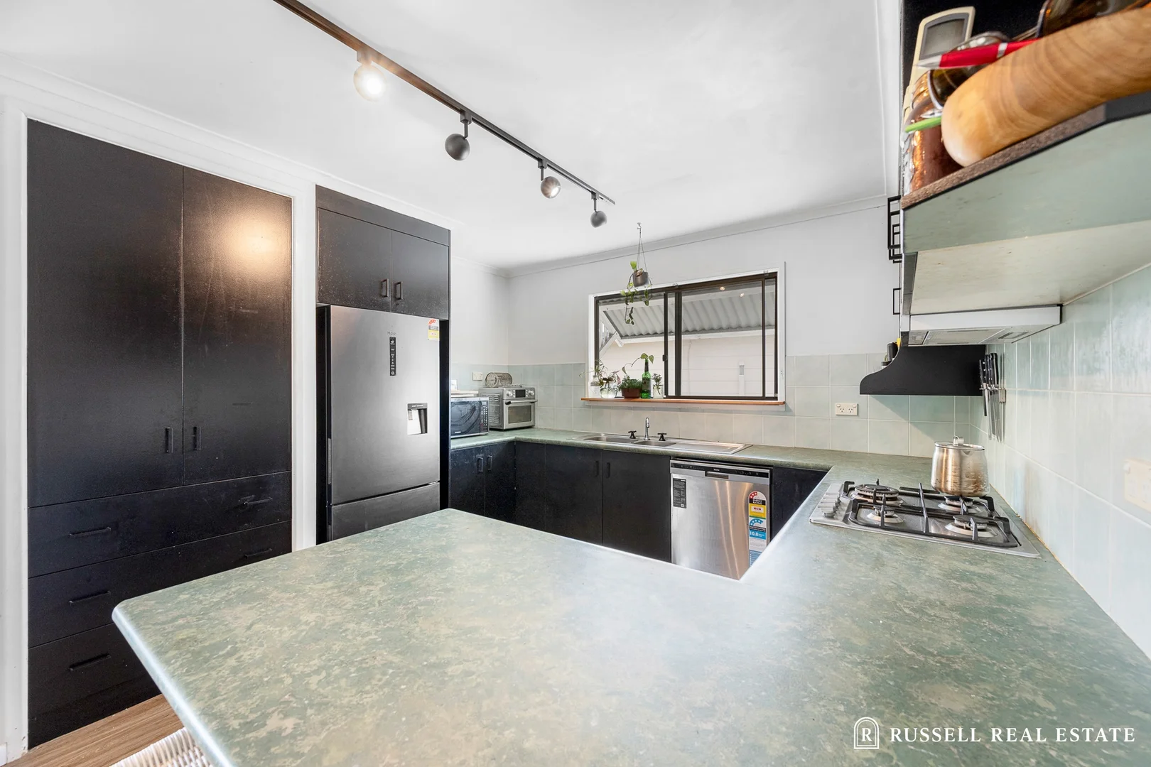 Additional image 17 of 13 Alexander Street, Boyne Island QLD 4680