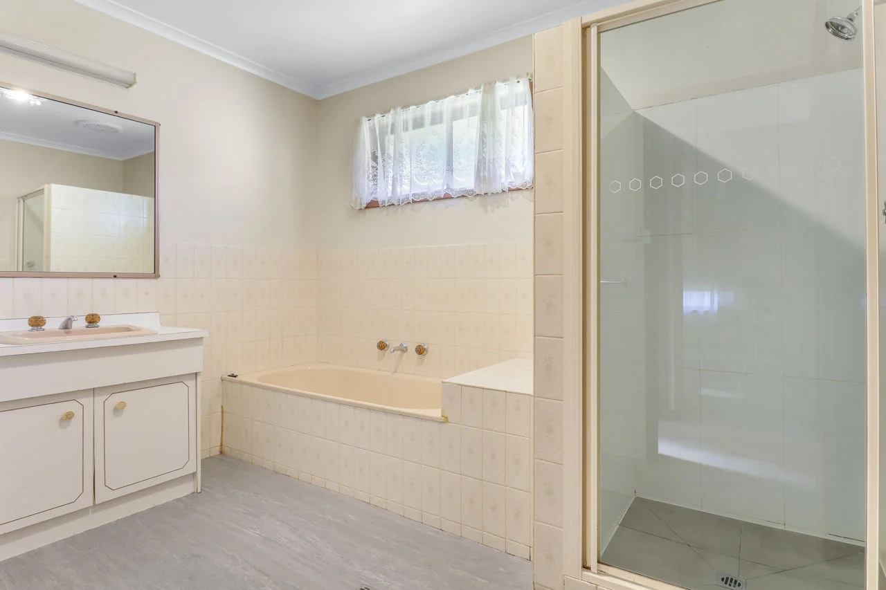 Additional image 4 of 401 Campbell Cres, Deniliquin NSW 2710