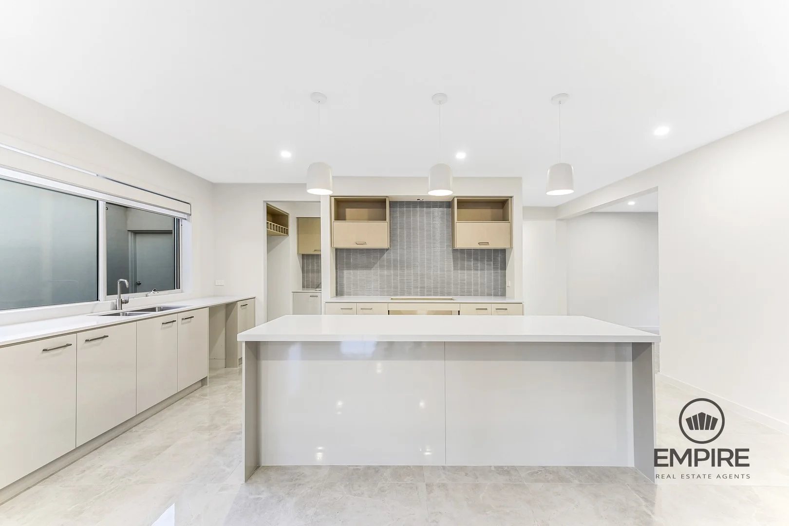 Additional image 4 of 142 Yeungroon Boulevard, Clyde North VIC 3978