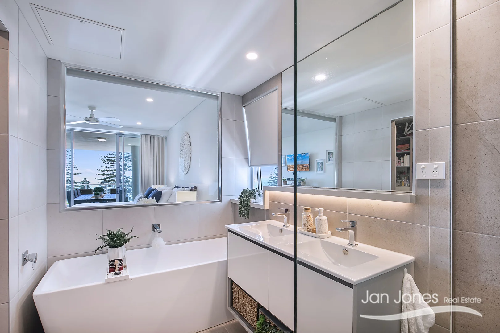 Additional image 14 of Unit 5/113 Landsborough Ave, Scarborough QLD 4020