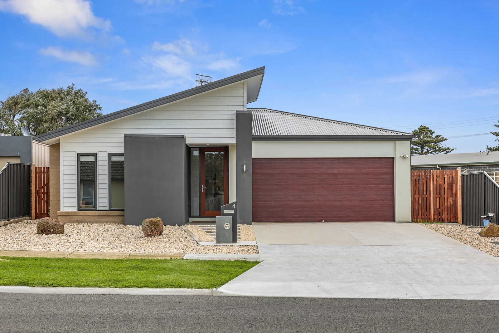4 Philip Street, Port Fairy VIC 3284