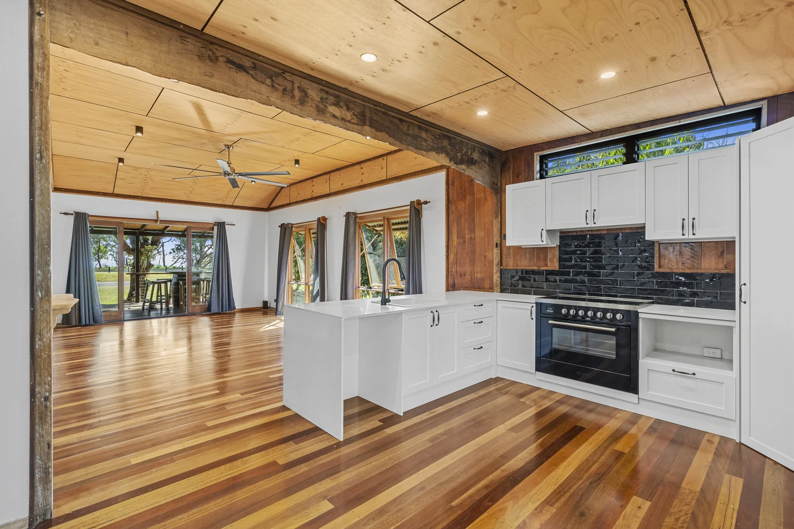 Additional image 30 of 18 Oxley Parade, Dunwich QLD 4183