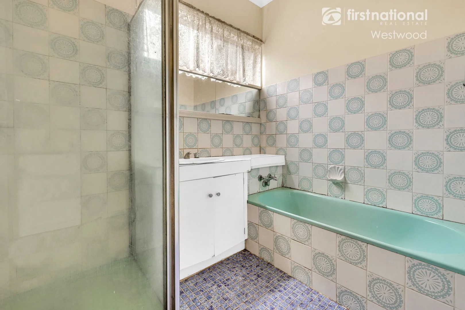 29 Chirnside Avenue, Werribee VIC 3030 photo 3