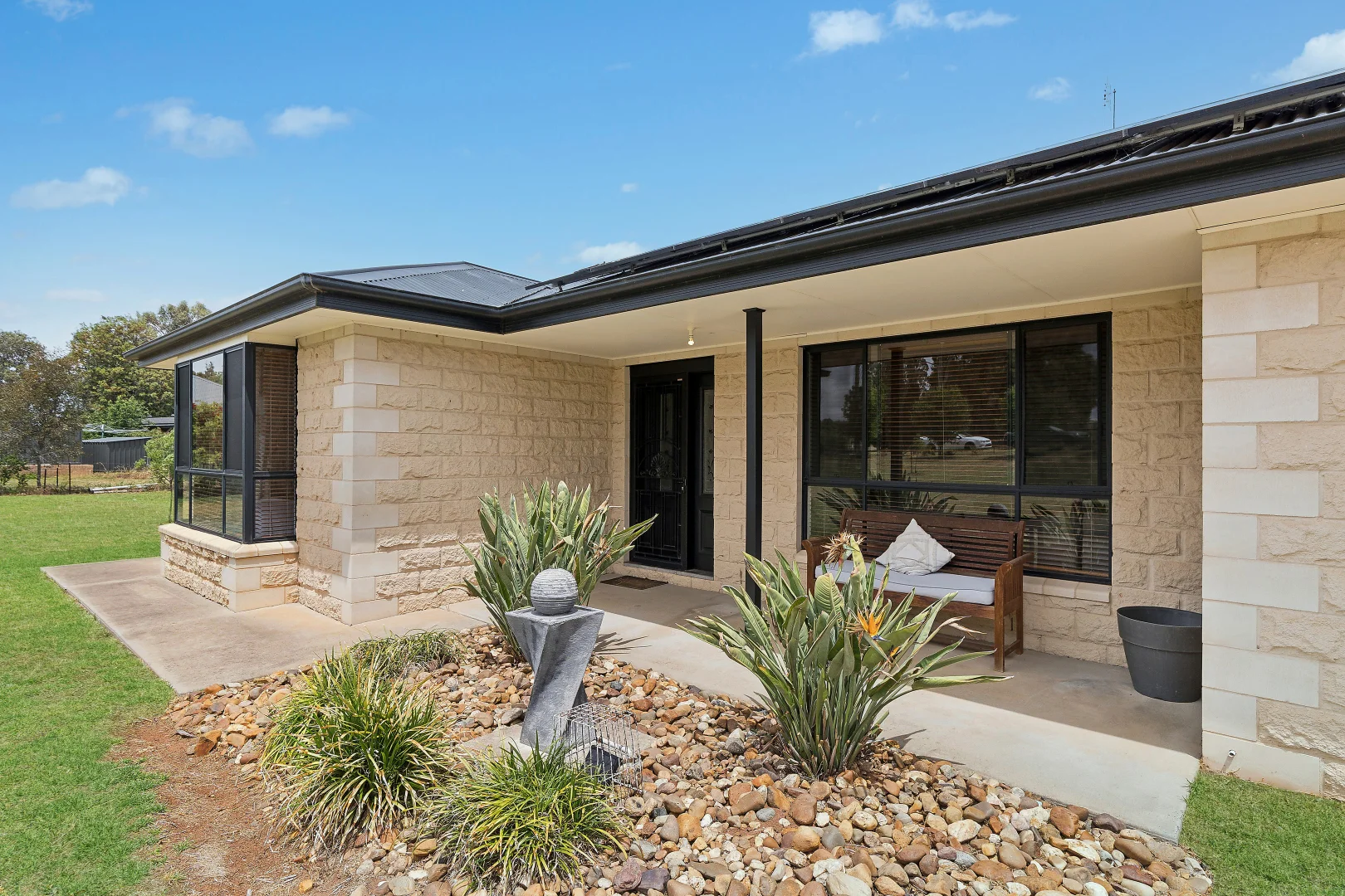 Additional image 13 of 16 Karawatha Drive, Narrandera NSW 2700
