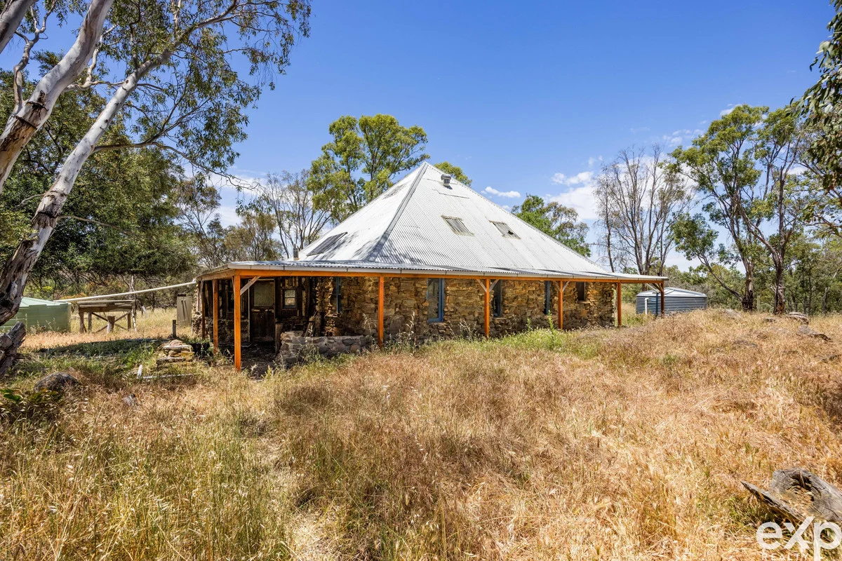 219 Sugar Loaf Hill Road, MoUnt Mckenzie SA 5353