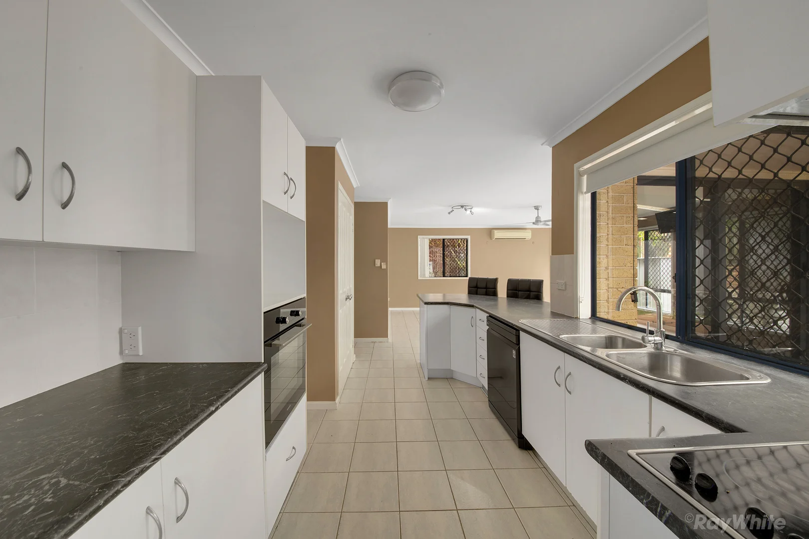 Additional image 4 of 4a Carinya Drive, Clinton QLD 4680
