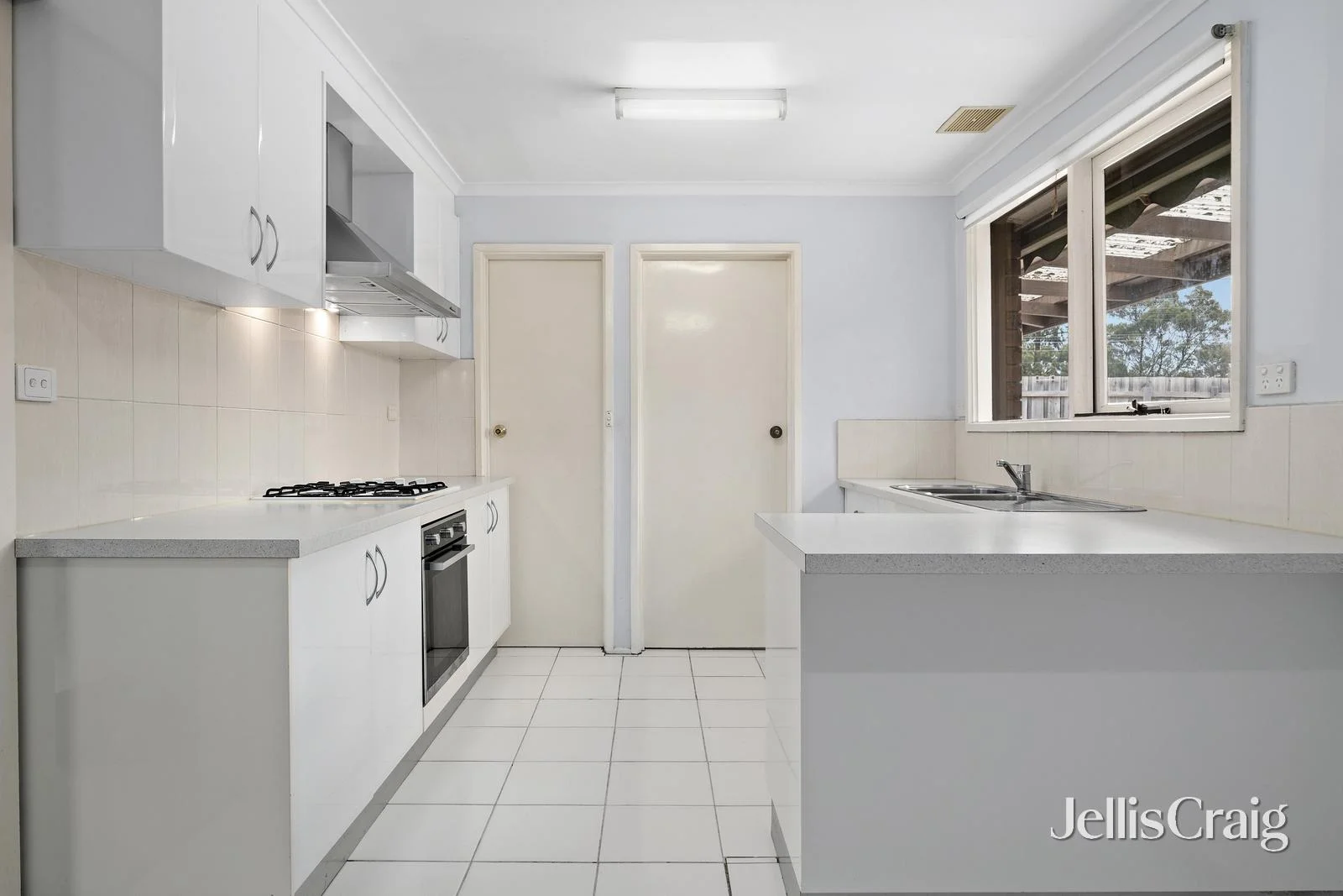 Additional image 3 of 2/44 Royton Street, Burwood East VIC 3151