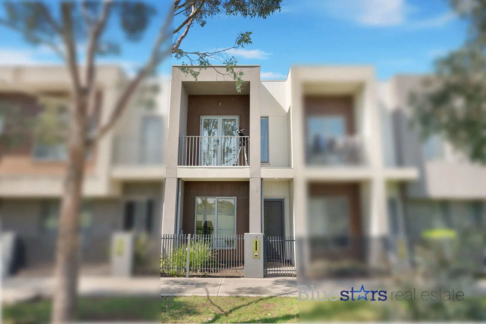 8 PENDANT WALK, Truganina VIC 3029