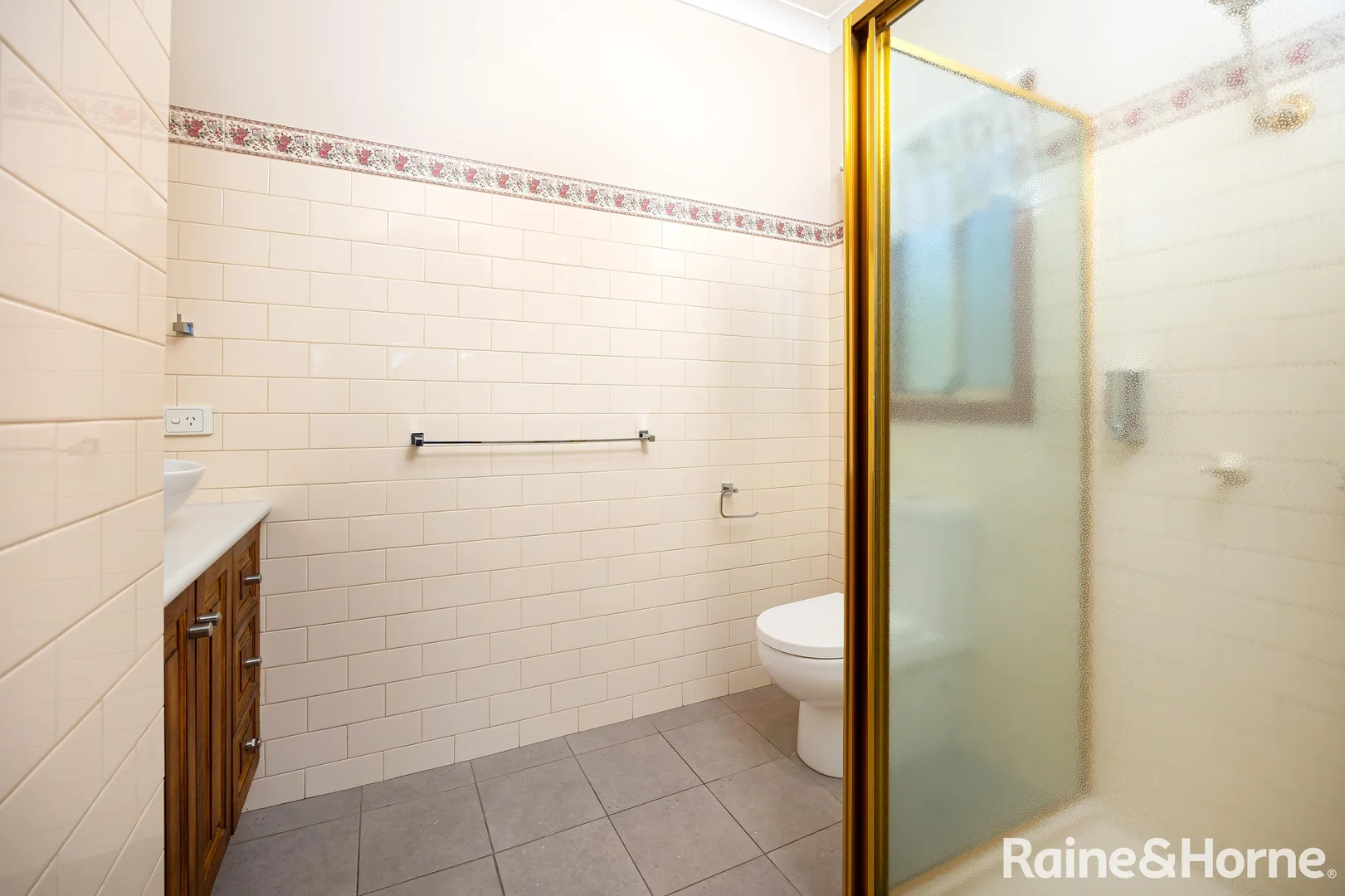 Additional image 7 of 6 Minya Place, Glenfield Park NSW 2650