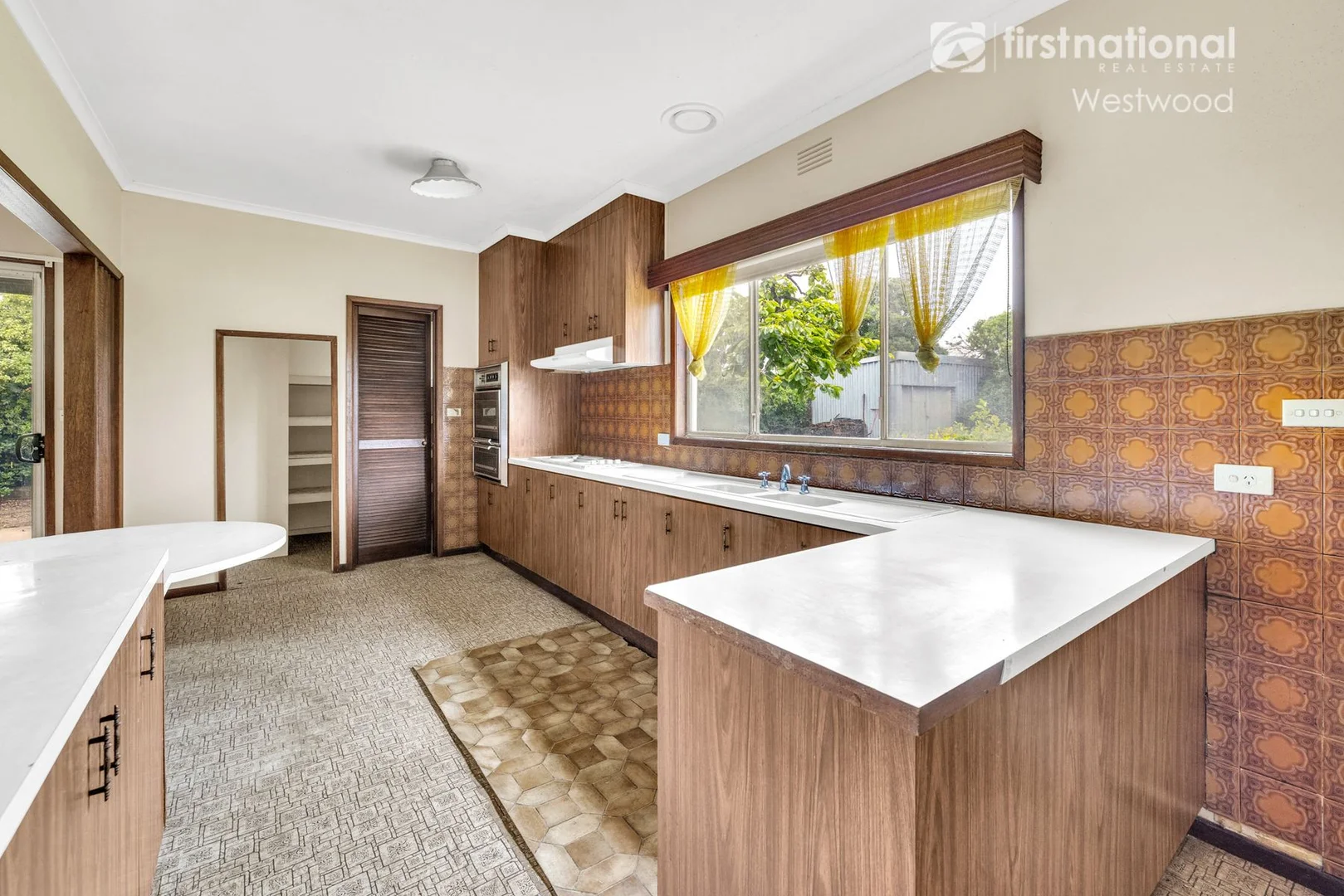 29 Chirnside Avenue, Werribee VIC 3030 photo 2