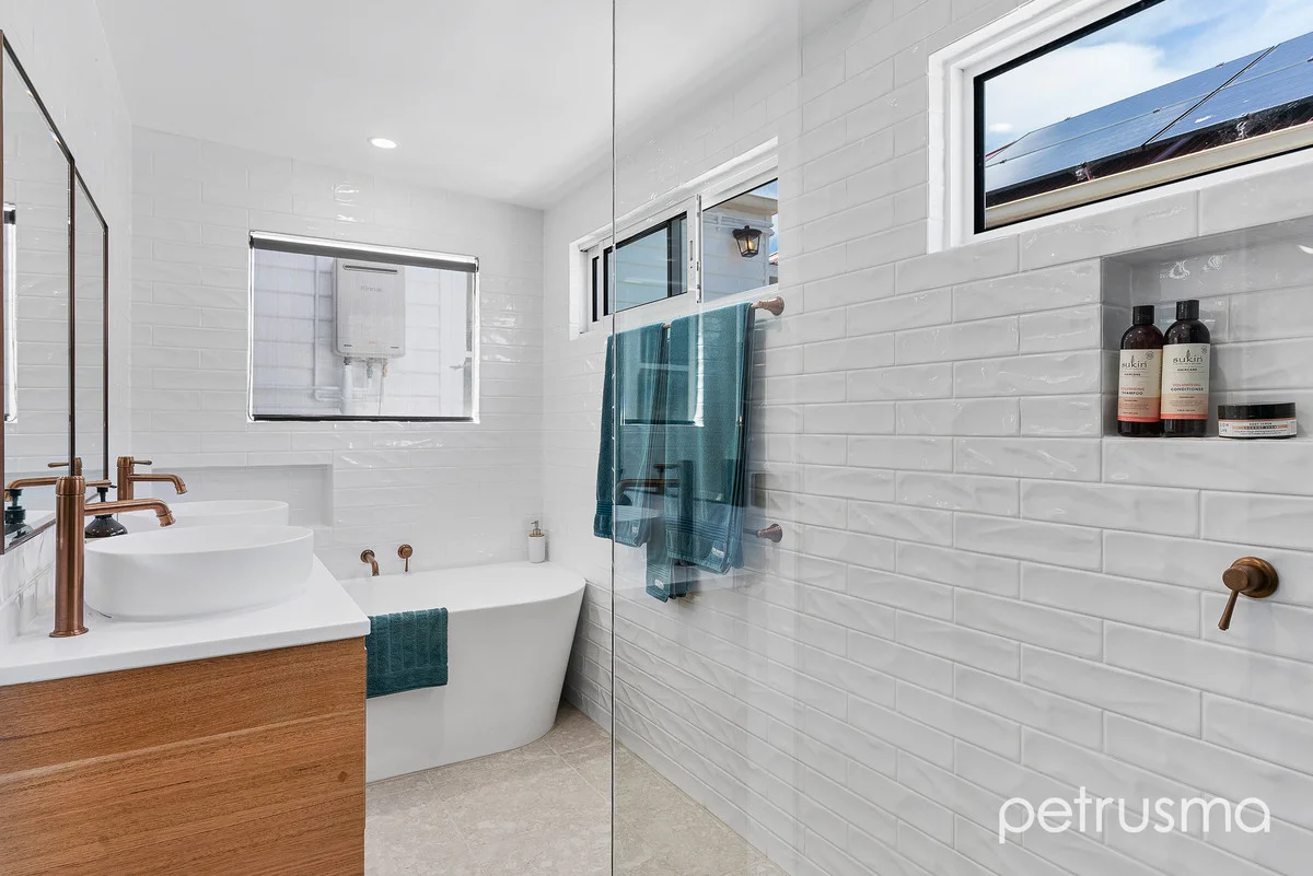 Additional image 25 of 2-2A Victoria Esplanade, Bellerive TAS 7018