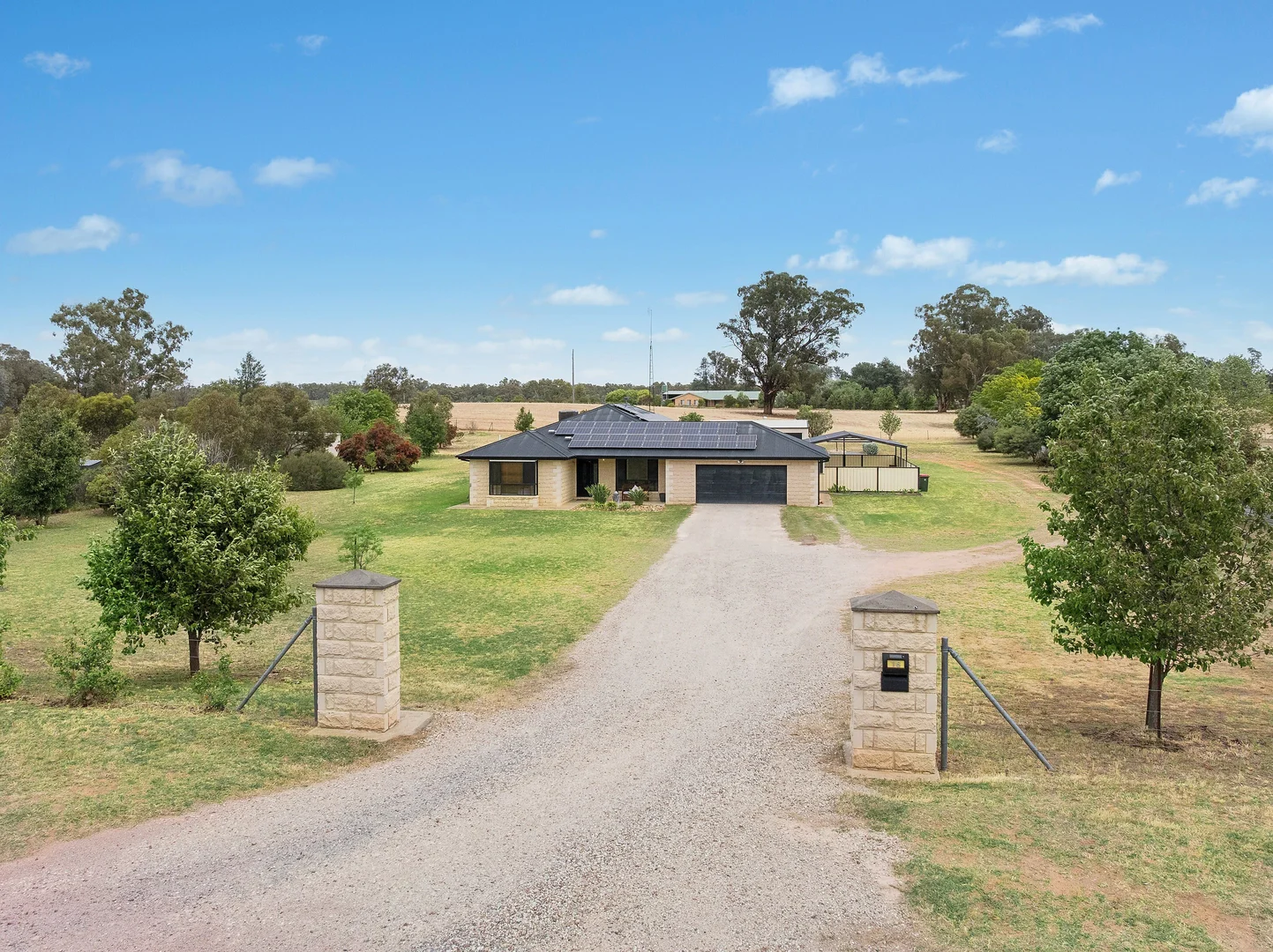 Additional image 24 of 16 Karawatha Drive, Narrandera NSW 2700