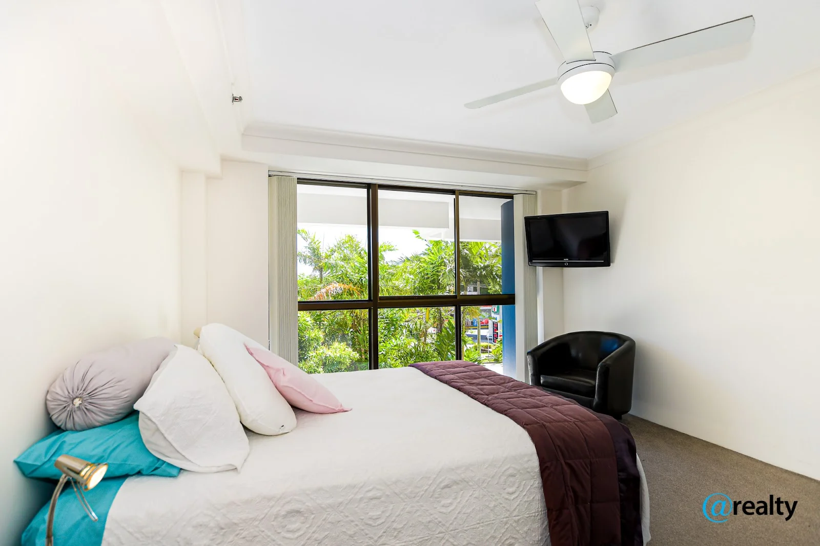 Additional image 16 of unit 4/21 Bayview Street, Runaway Bay QLD 4216
