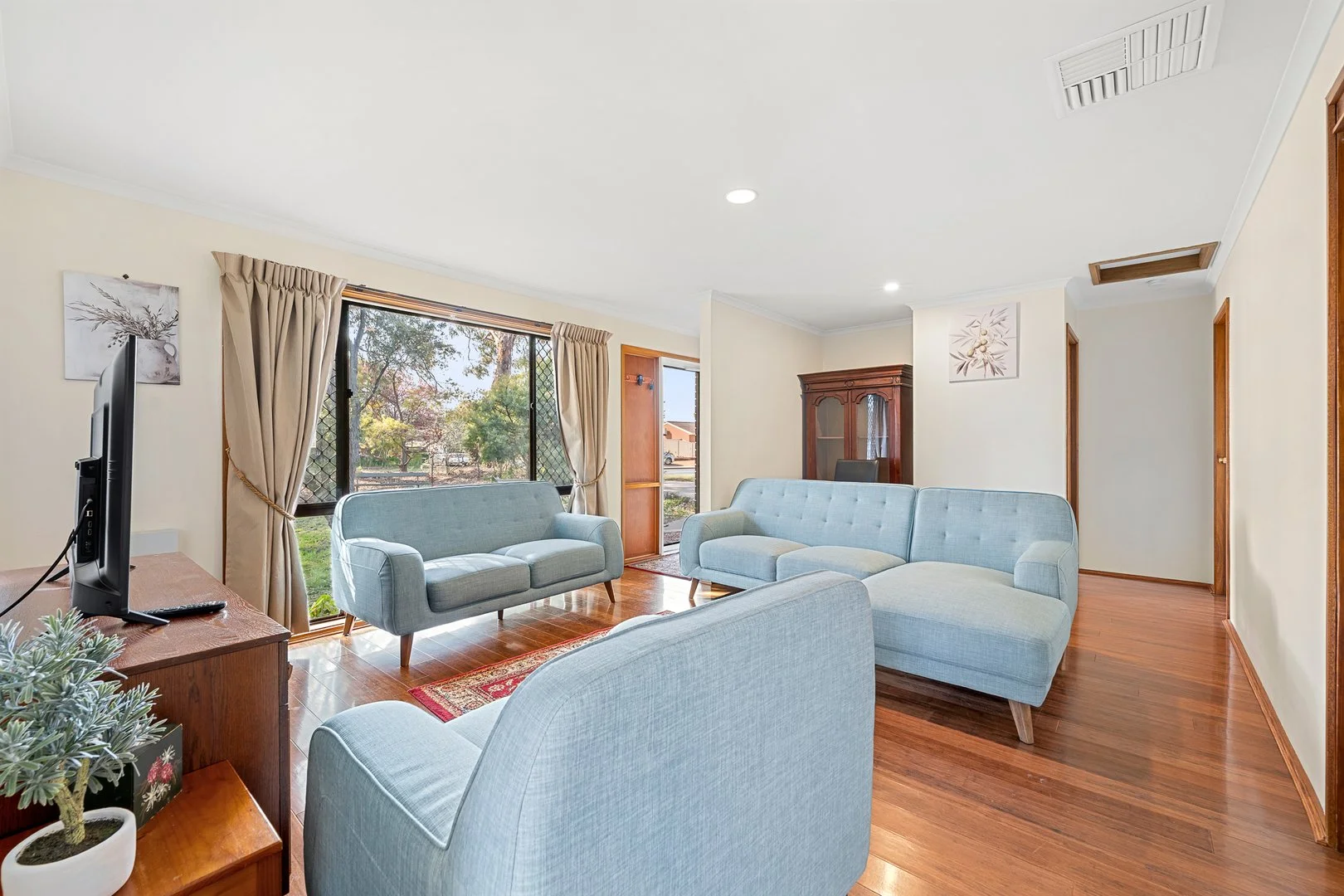 Additional image 15 of 186 Ellerston Avenue, Isabella Plains ACT 2905