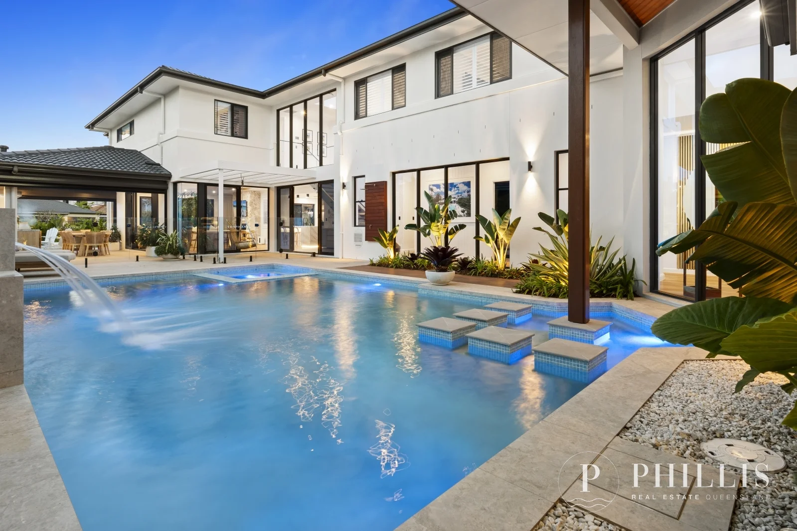 2566 Cressbrook Drive, Hope Island QLD 4212