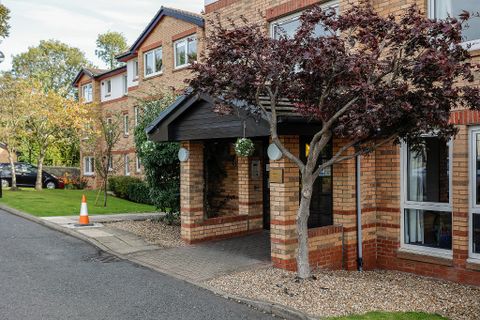 Queens Road, Craigleith, Edinburgh EH4