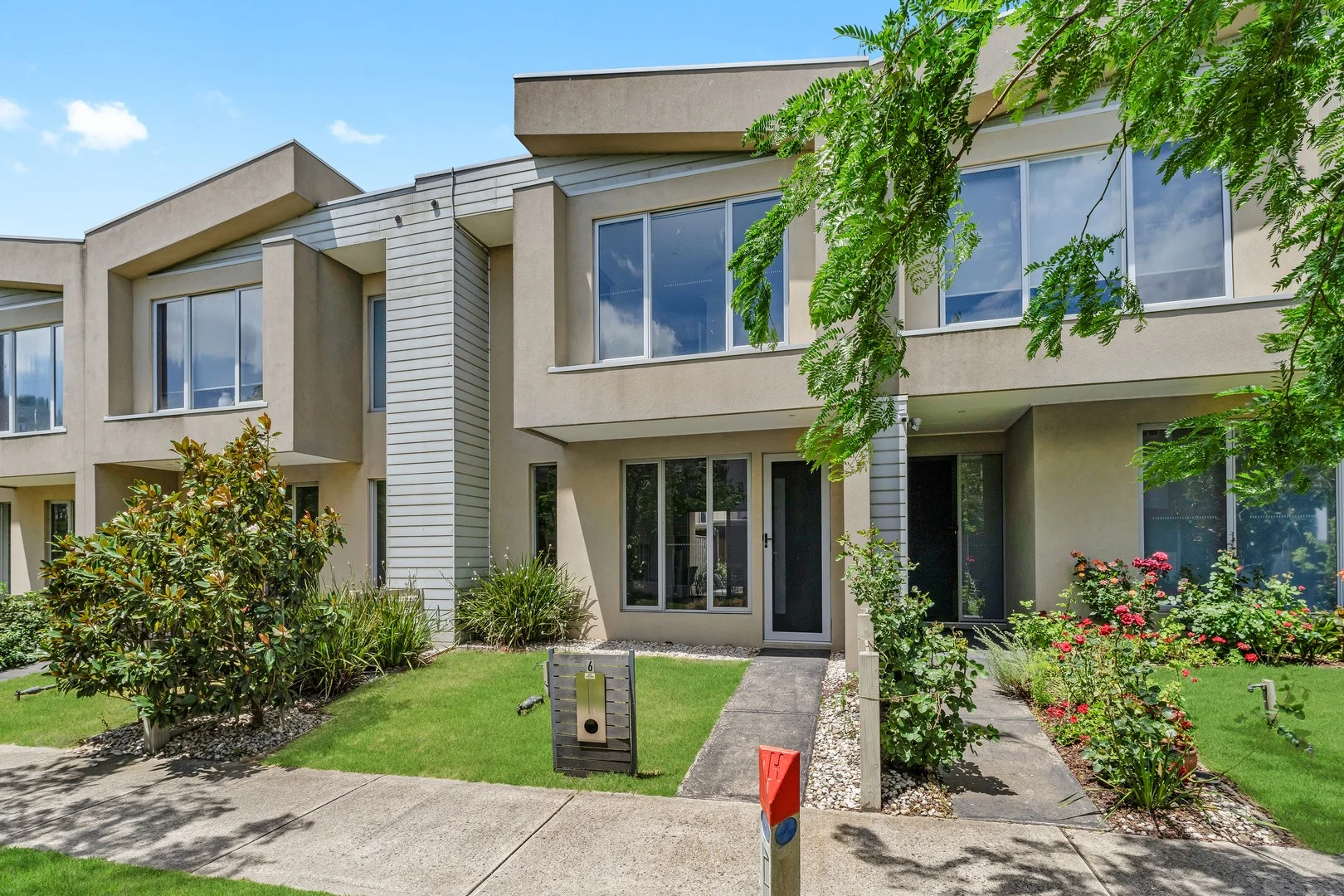 6 Aviara Walk, Cranbourne VIC 3977