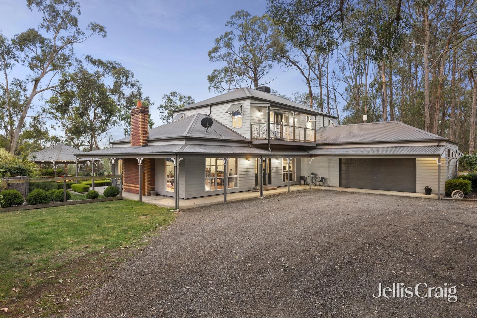 24 Rodger Road, Wandin North VIC 3139