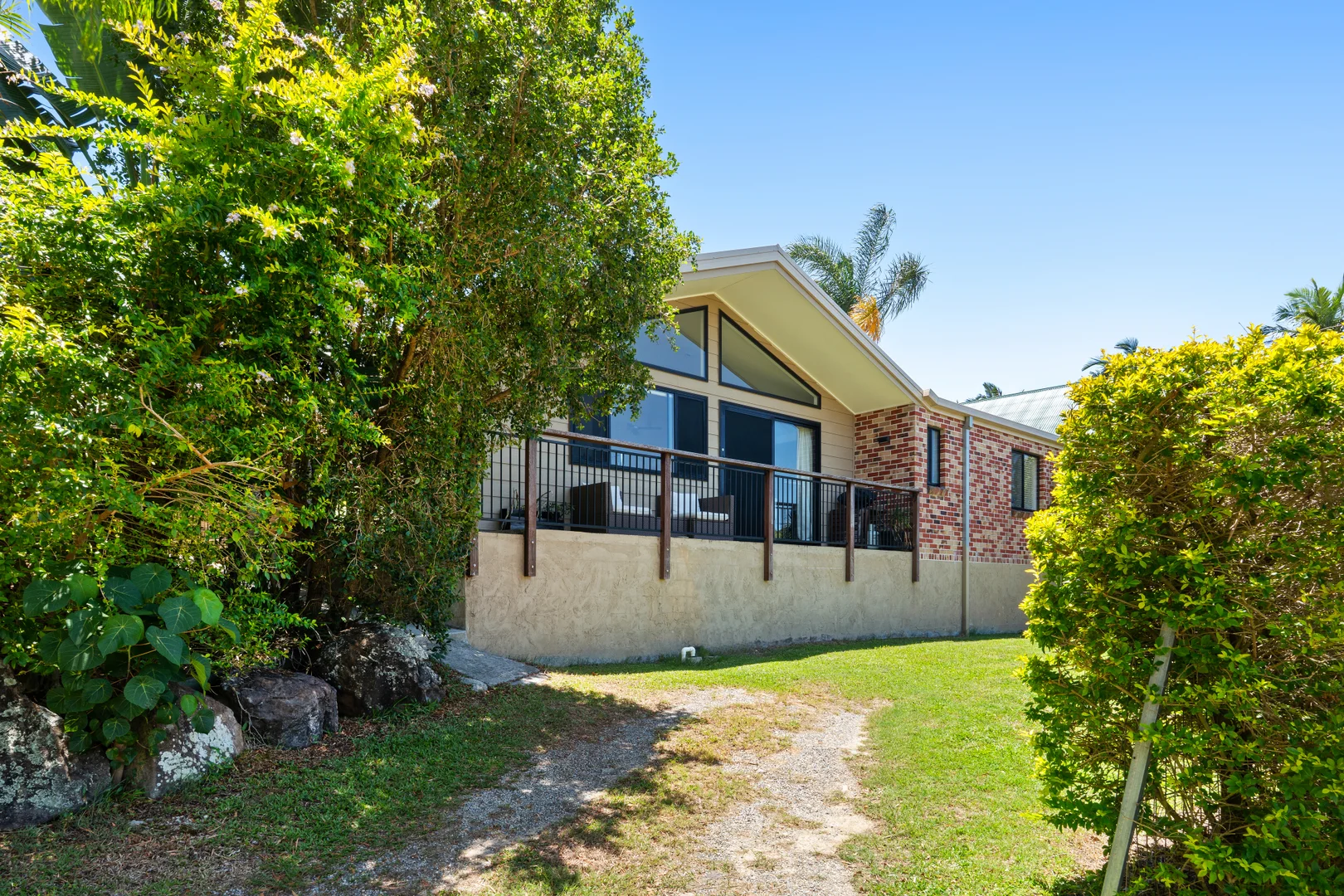 Additional image 24 of 38 Beaconsfield Drive, Burleigh Waters QLD 4220