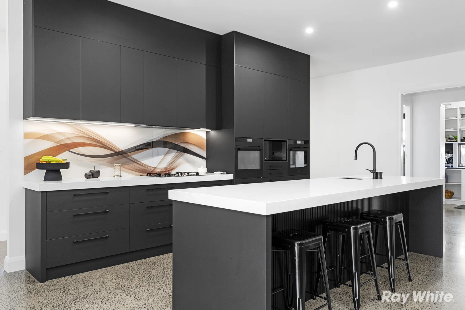 Additional image 3 of 118 Lakehaven Drive, Lake Albert NSW 2650