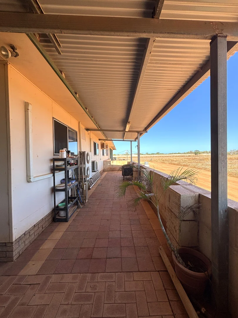 Additional image 49 of 563 & 561 Robinson Street, Carnarvon WA 6701