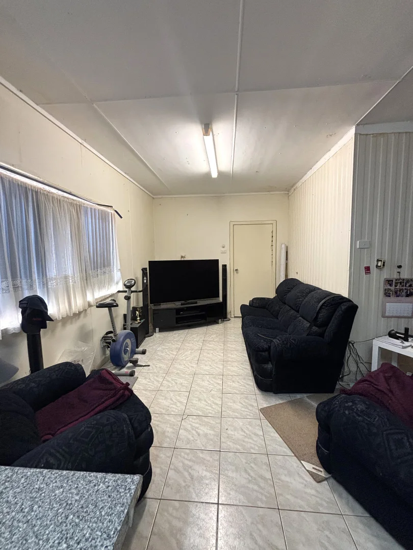 Additional image 63 of 563 & 561 Robinson Street, Carnarvon WA 6701