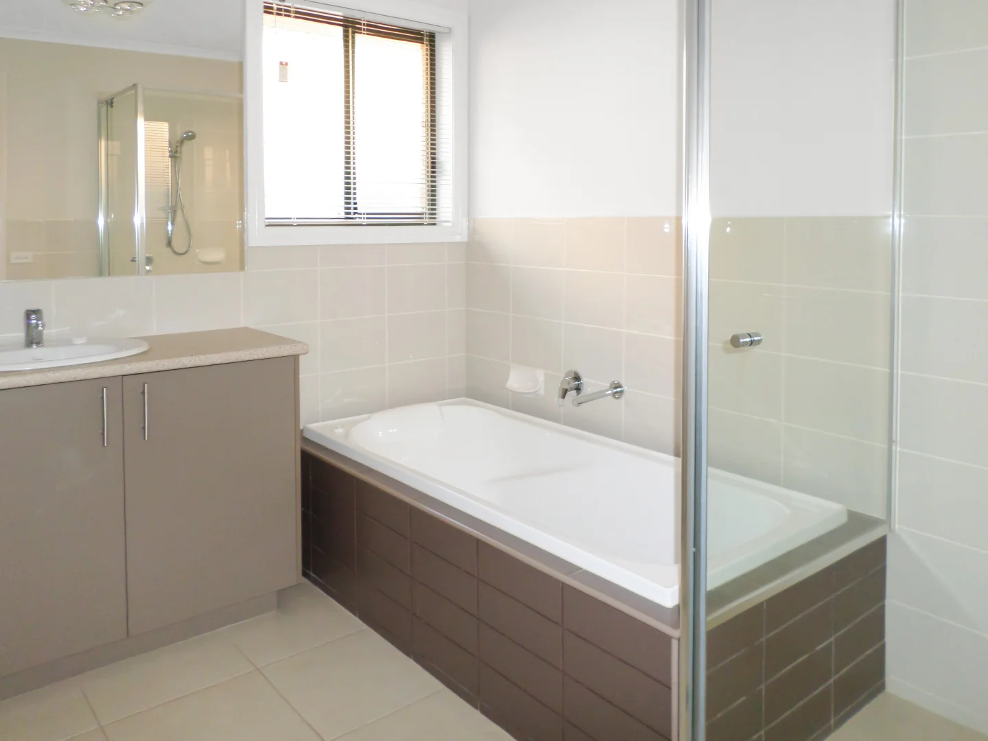 Additional image 7 of Sale VIC 3850