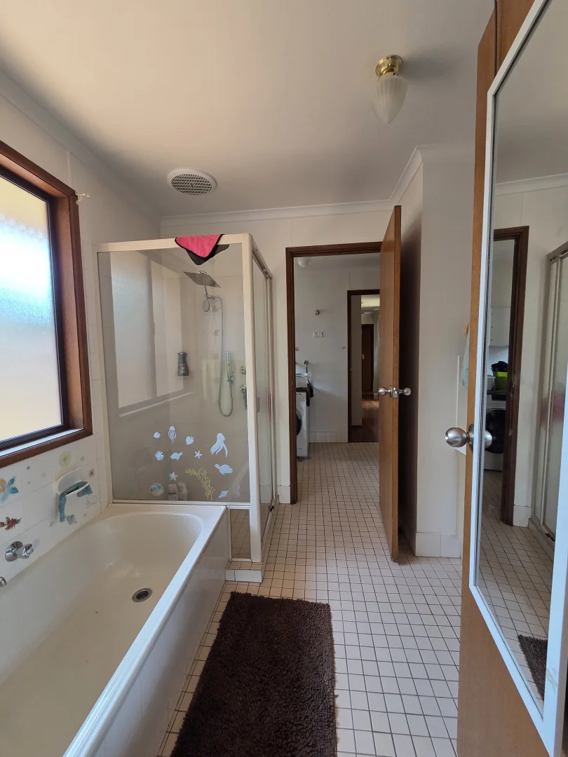 Additional image 11 of 22b Mulgaria Cres, Roxby Downs SA 5725