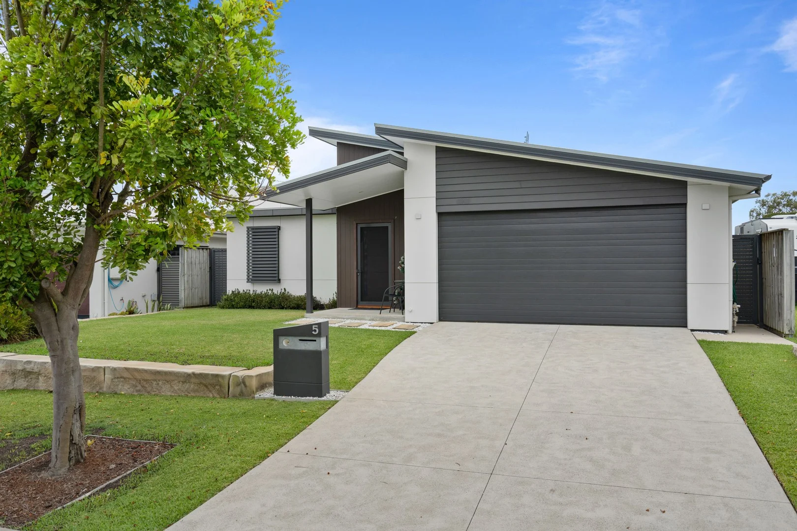 5 Bathers way, Morisset Park NSW 2264