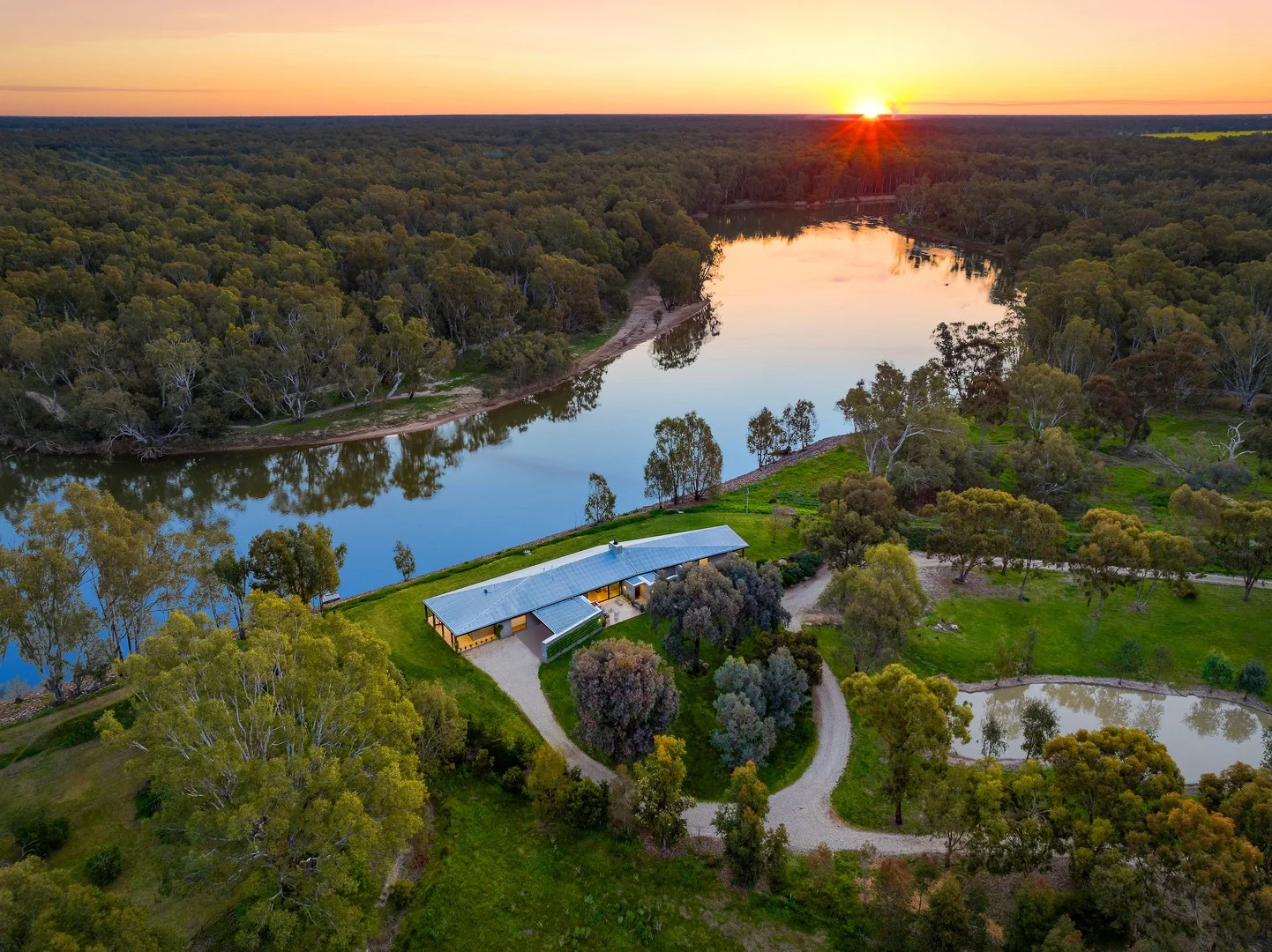 "Galnya Walla"/157 Tuppal Road, Tocumwal NSW 2714