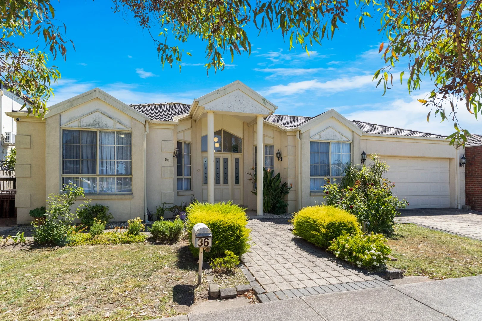 36 Mackellar Drive, Roxburgh Park VIC 3064