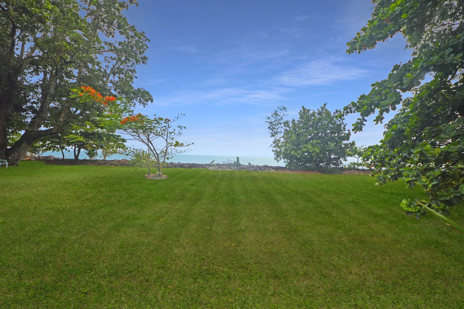 8 Feldt Street, Flying Fish Point QLD 4860