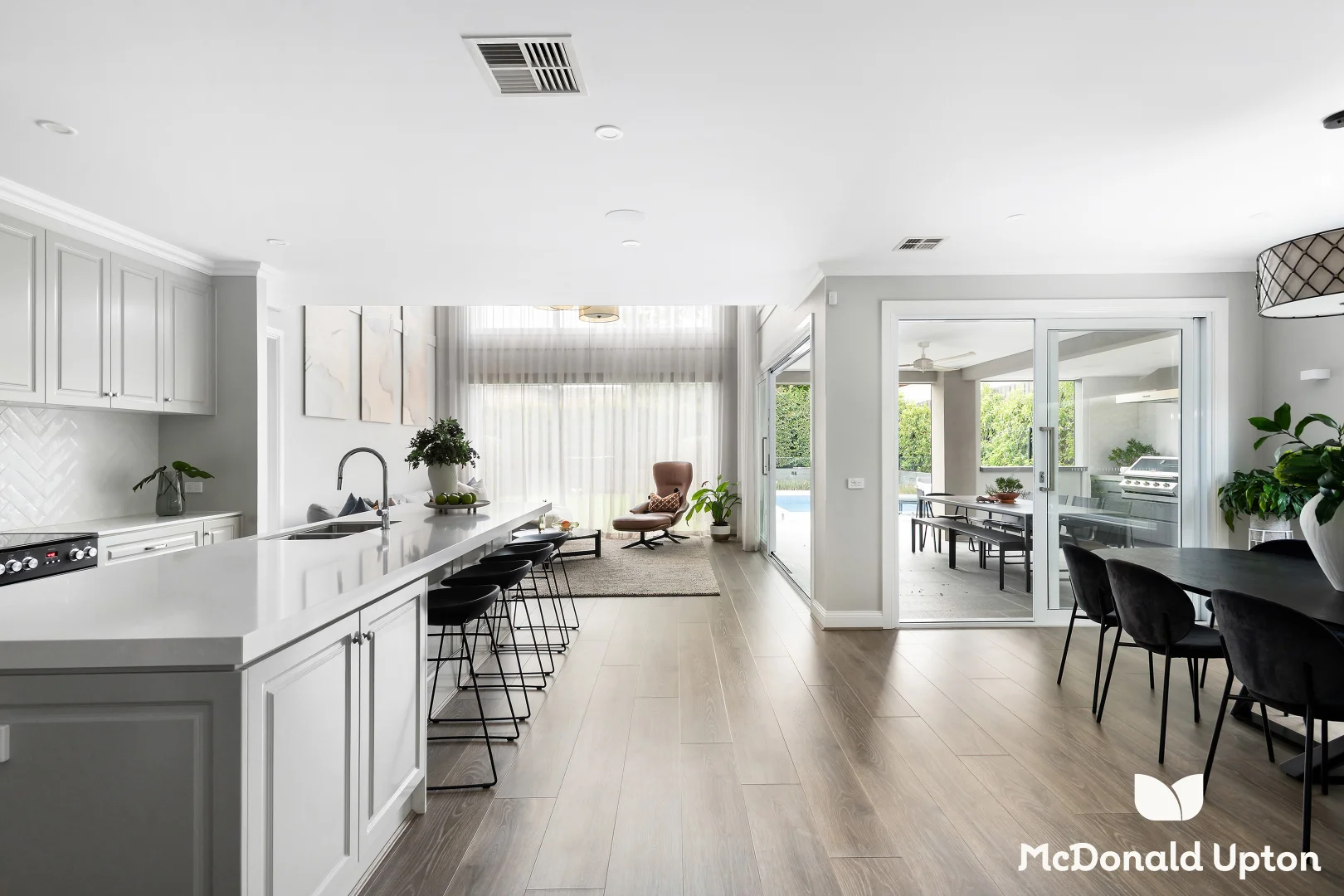 Additional image 5 of 122 Woodland Street, Strathmore VIC 3041