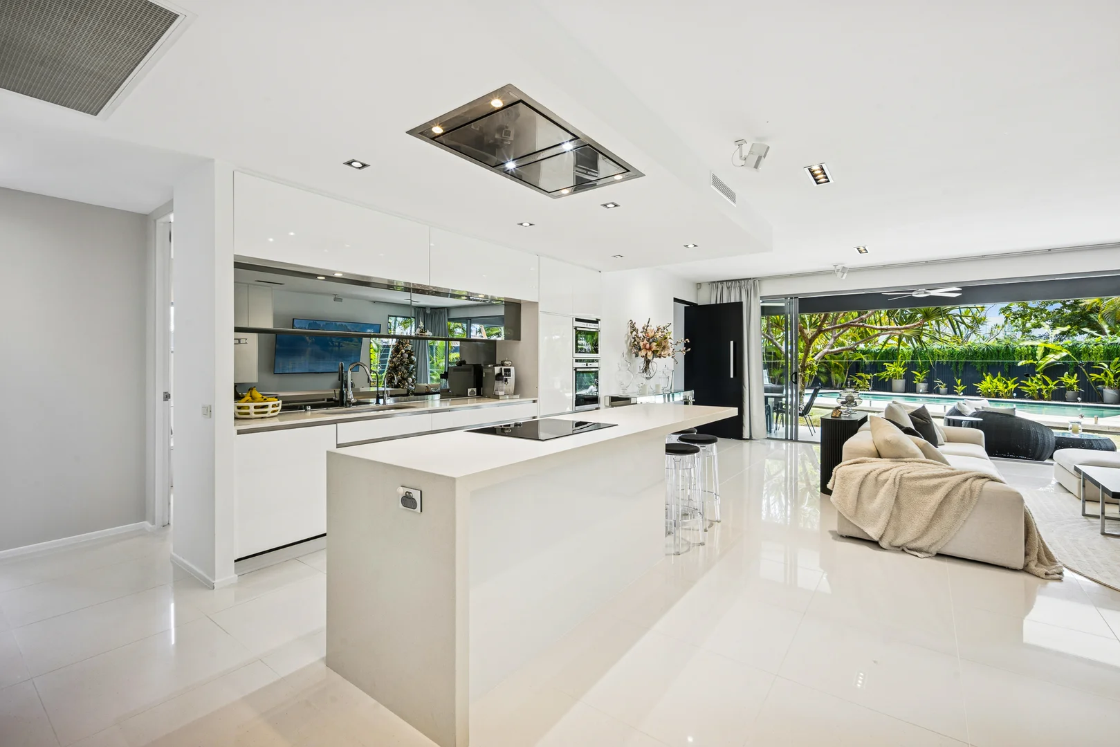 Additional image 11 of 7 Remo Street, Isle Of Capri QLD 4217