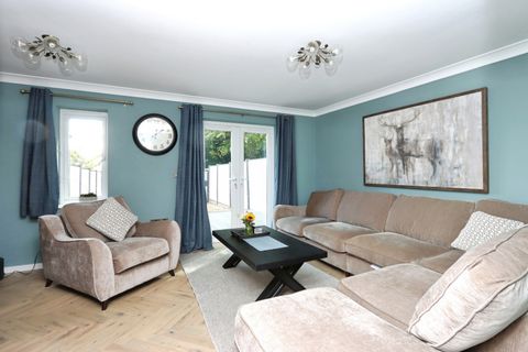 Cypress Grove, Wales, Sheffield, South Yorkshire S26