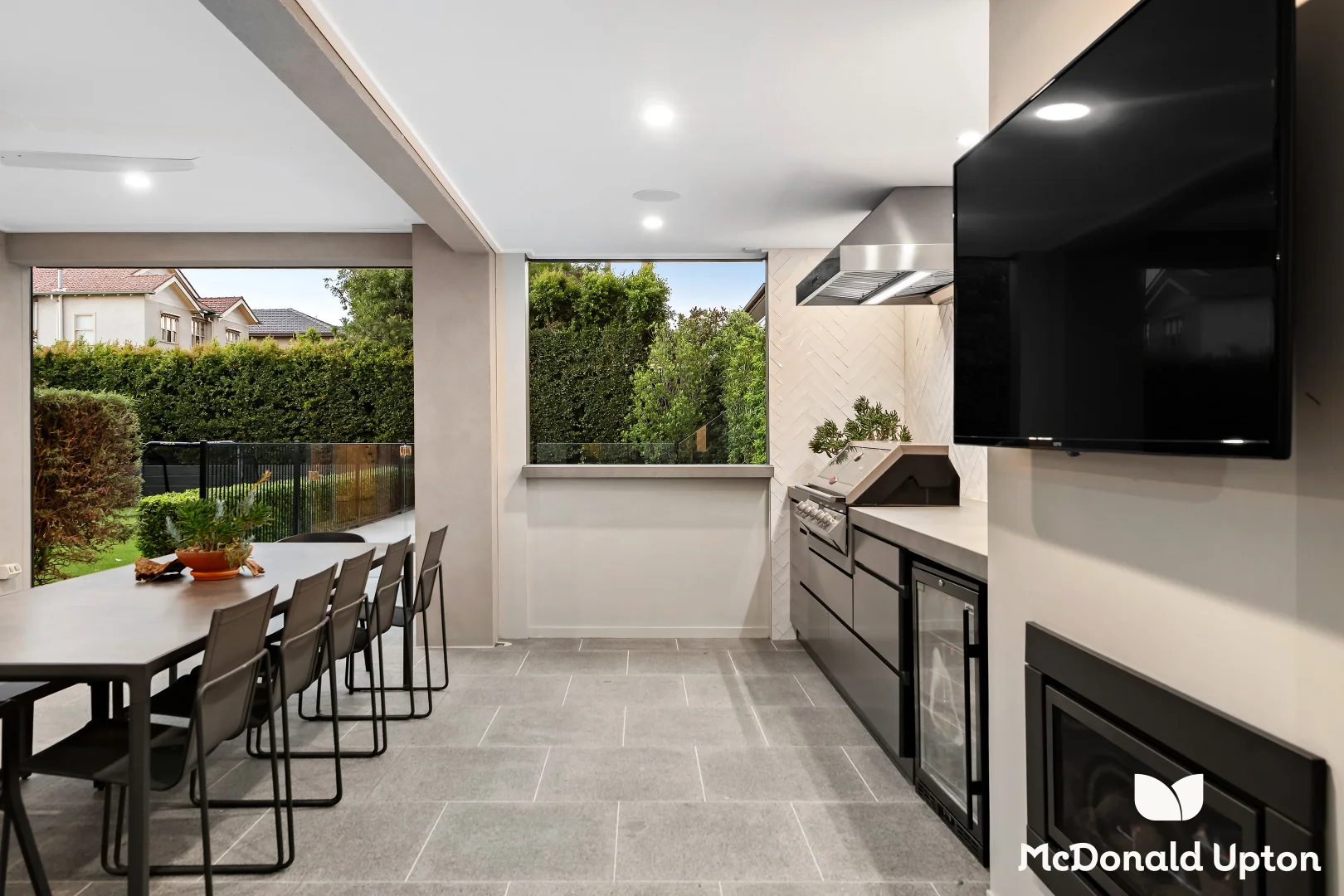 Additional image 16 of 122 Woodland Street, Strathmore VIC 3041
