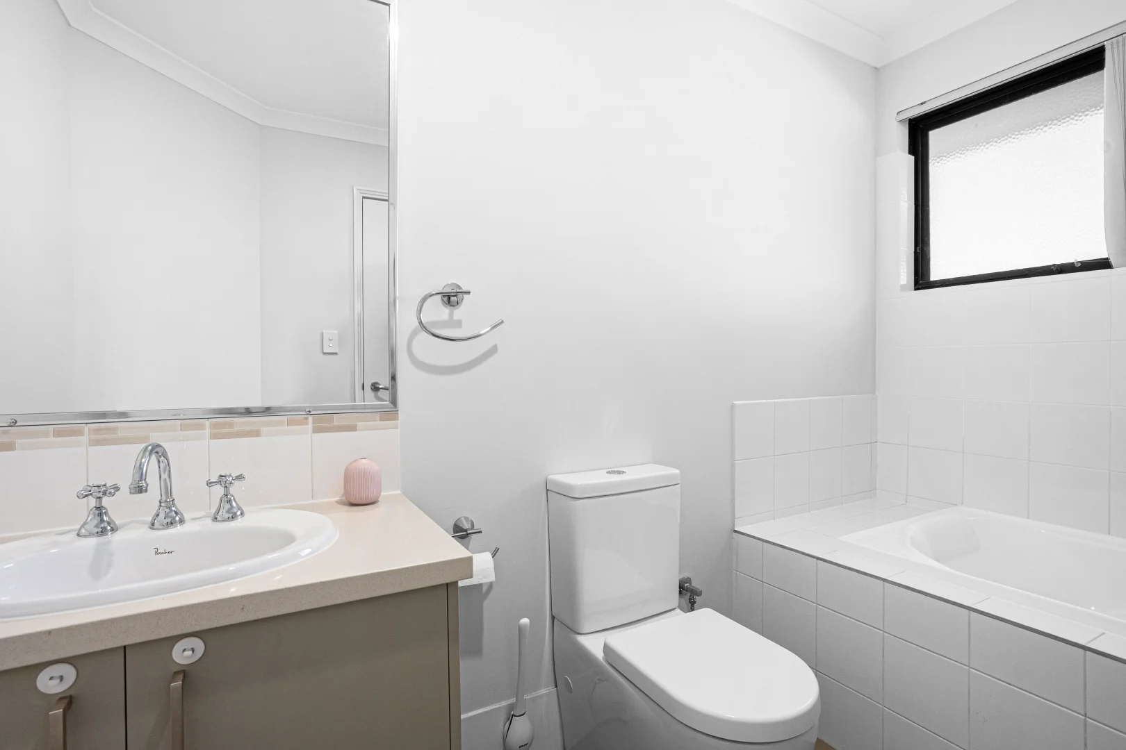 Additional image 16 of 4 Vickridge Close, Beaconsfield WA 6162