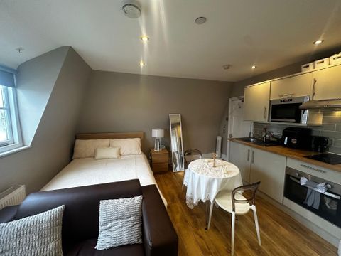 Lower Park Row, Bristol BS1, Studio to rent