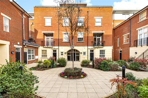 Golden Lion Court, 100 Redcliffe Street, Bristol BS1